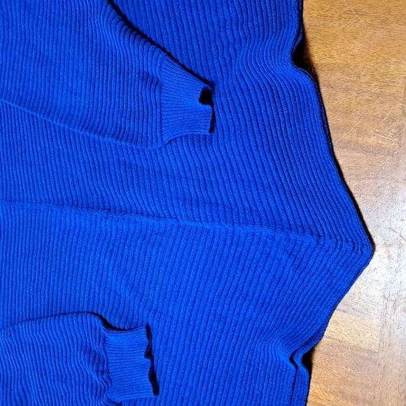 Blue sweater - Picture 4 of 9